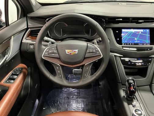 2025 Cadillac XT5 Sport