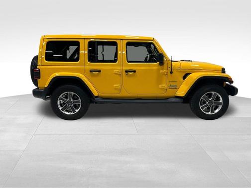 Baja Yellow Clearcoat 2019 Jeep Wrangler Unlimited Sahara