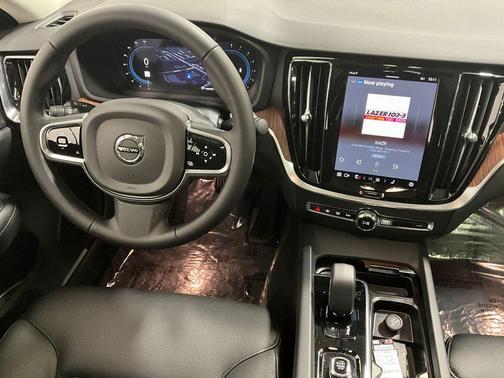 2024 Volvo S60 B5 Plus Dark Theme