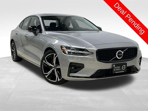 2024 Volvo S60 B5 Plus Dark Theme