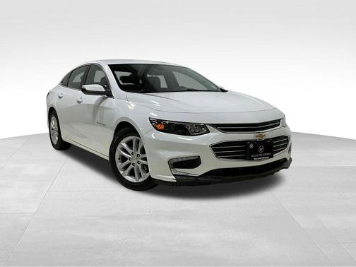 Summit White 2017 Chevrolet Malibu 1LT