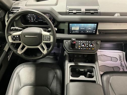 2024 Land Rover Defender 110 P400 X-Dynamic SE