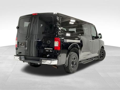 2018 Nissan NV Passenger NV3500 HD S V6