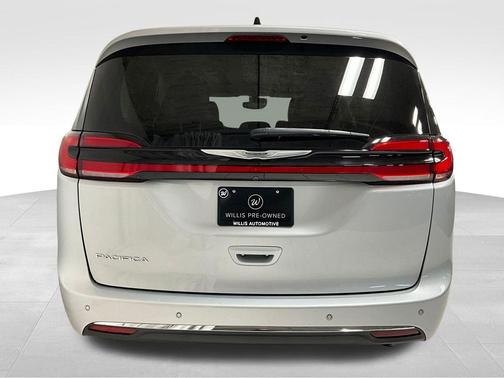 Silver Mist Clearcoat 2023 Chrysler Pacifica Touring L
