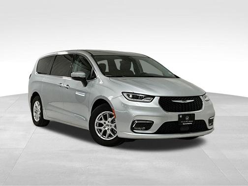 Silver Mist Clearcoat 2023 Chrysler Pacifica Touring L