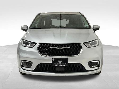 Silver Mist Clearcoat 2023 Chrysler Pacifica Touring L