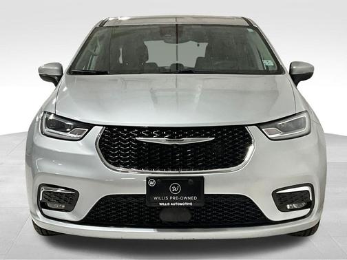 Silver Mist Clearcoat 2023 Chrysler Pacifica Touring L