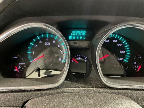 Silver Ice Metallic 2010 Chevrolet Traverse LT