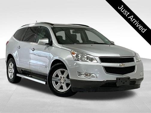 Silver Ice Metallic 2010 Chevrolet Traverse LT