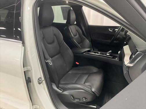 2021 Volvo XC60 Recharge Plug-In Hybrid T8 Inscription