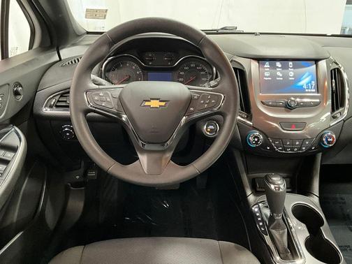 Cajun Red Tintcoat 2017 Chevrolet Cruze LT