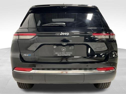 Diamond Black Crystal Pearlcoat 2022 Jeep Grand Cherokee 4xe Base