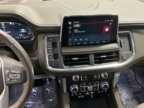 Summit White 2023 GMC Yukon SLT