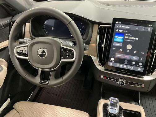 2026 Volvo XC90 Ultra Dark Theme, B6 AWD Gas (mild hybrid), Gasoline, 7 Seats