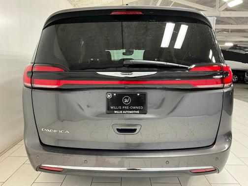 2023 Chrysler Pacifica Touring-L