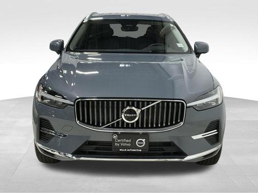 Thunder Grey Metallic 2022 Volvo XC60 Recharge Plug-In Hybrid T8 Inscription Expression