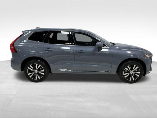 Thunder Grey Metallic 2022 Volvo XC60 Recharge Plug-In Hybrid T8 Inscription Expression