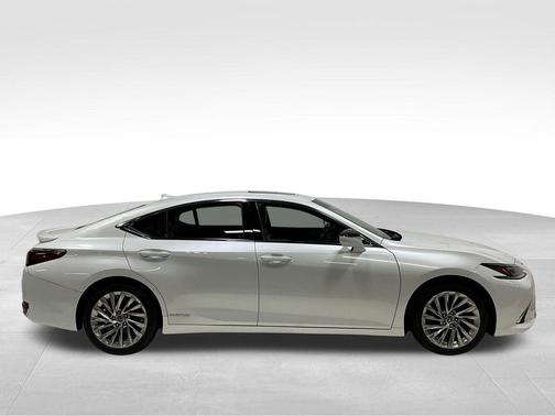 2019 Lexus ES 300h Ultra Luxury