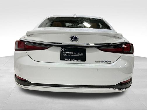2019 Lexus ES 300h Ultra Luxury