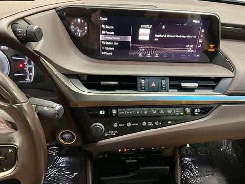 2019 Lexus ES 300h Ultra Luxury