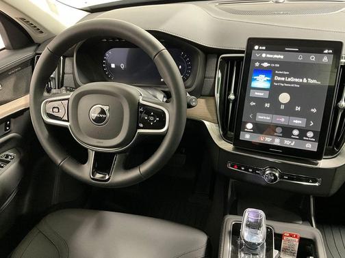 Vapour Grey Metallic 2026 Volvo XC90 Plus, B6 AWD Gas (mild hybrid), Gasoline, Bright, 7 Seats