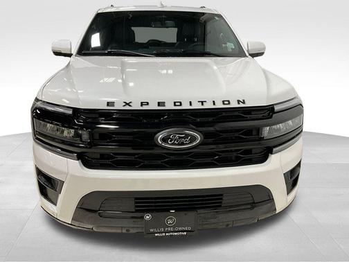 Star White Metallic Tri-Coat 2024 Ford Expedition Limited