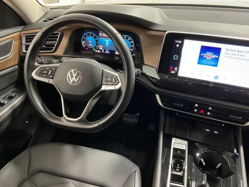 2025 Volkswagen Atlas 2.0T SE w/Technology 4MOTION