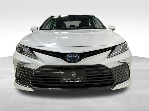 2023 Toyota Camry Hybrid XLE