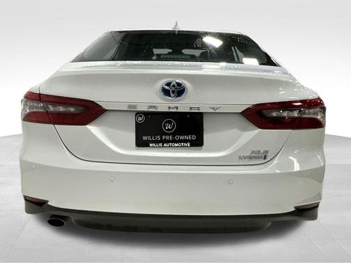 2023 Toyota Camry Hybrid XLE