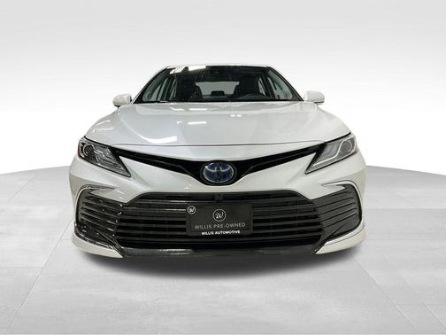 2023 Toyota Camry Hybrid XLE