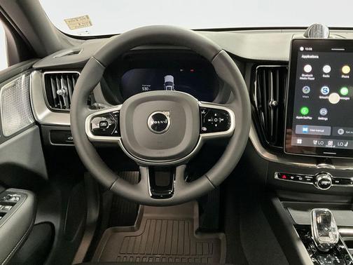 2026 Volvo XC60 B5 Ultra Black Edition