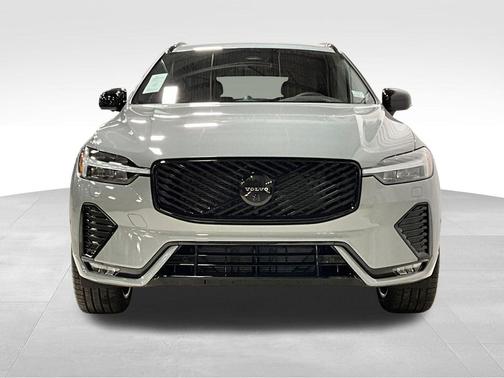 2026 Volvo XC60 B5 Ultra Black Edition