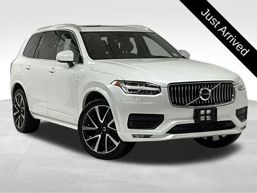 2020 Volvo XC90 T6 Momentum