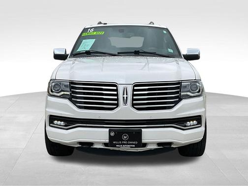 White Platinum Metallic Tri-Coat 2016 Lincoln Navigator Select