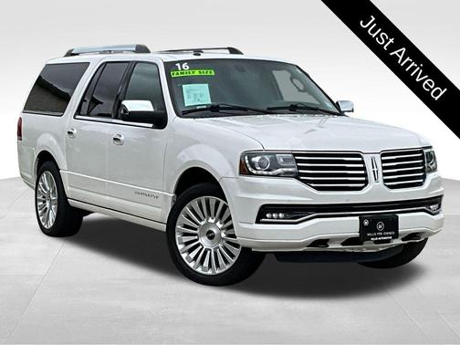White Platinum Metallic Tri-Coat 2016 Lincoln Navigator Select