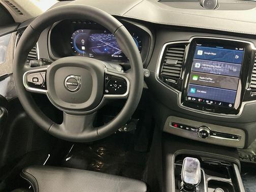 2023 Volvo XC90 B6 Ultimate 6-Seater