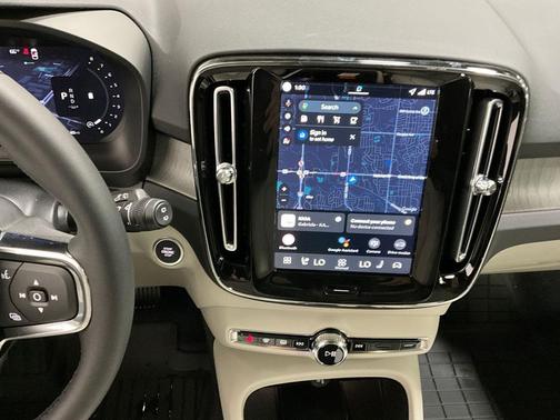 2026 Volvo XC40 B5 Ultra