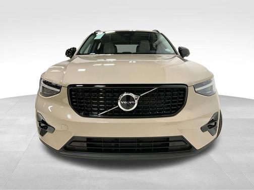 2026 Volvo XC40 B5 Ultra
