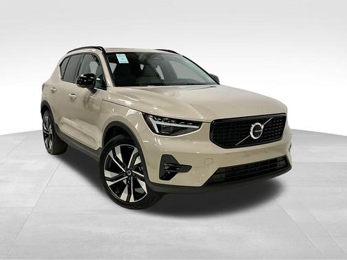 2026 Volvo XC40 B5 Ultra