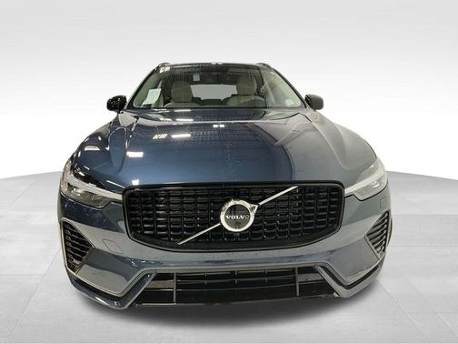 2025 Volvo XC60 Plug-In Hybrid T8 Plus
