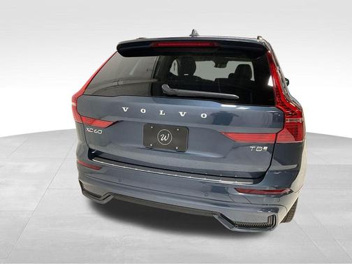 2025 Volvo XC60 Plug-In Hybrid T8 Plus