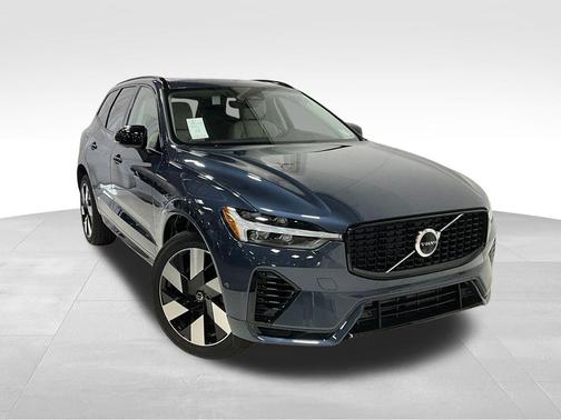 2025 Volvo XC60 Plug-In Hybrid T8 Plus