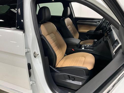 2022 Volkswagen Atlas Cross Sport 3.6L V6 SEL Premium R-Line