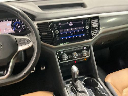 2022 Volkswagen Atlas Cross Sport 3.6L V6 SEL Premium R-Line