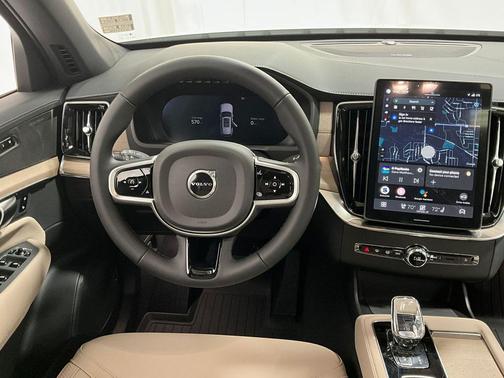 2025 Volvo XC90 Plug-In Hybrid T8 Plus 7-Seater