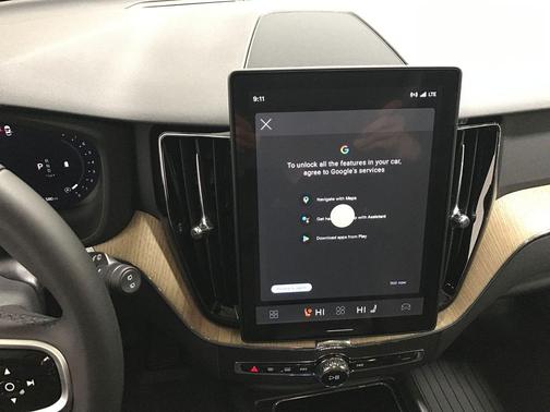 Vapour Grey Metallic 2026 Volvo XC60 B5 Plus