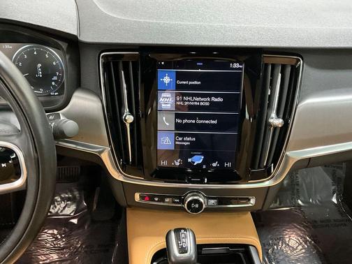 2017 Volvo S90 T6 Momentum