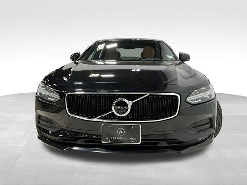 2017 Volvo S90 T6 Momentum