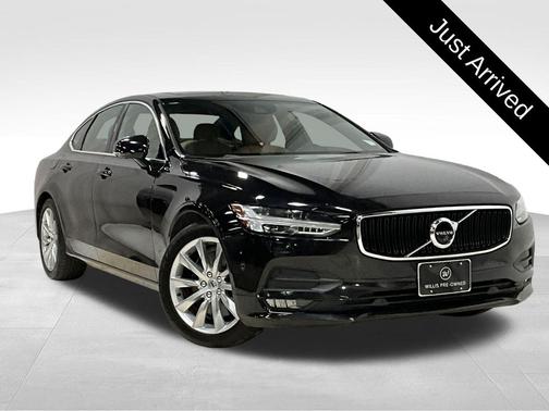 2017 Volvo S90 T6 Momentum