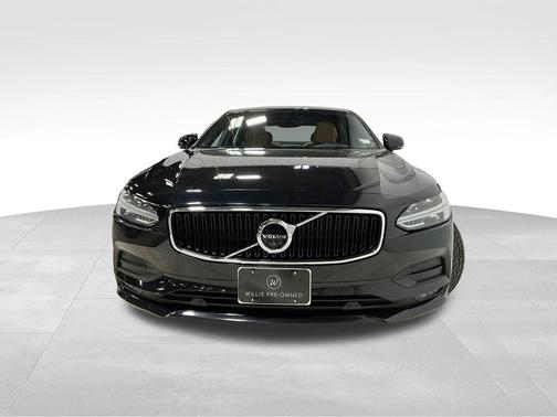 2017 Volvo S90 T6 Momentum